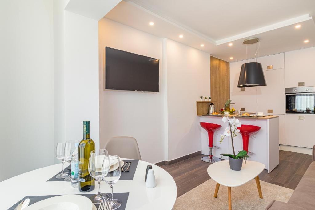 PUY N&G New Apartment Stoja Beach מראה חיצוני תמונה